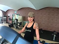 Amateurs doing a gym workout before having sex on camera in the hotel